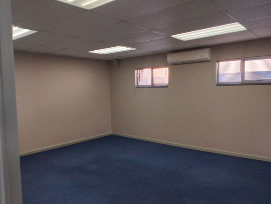 To Let Commercial Property for Rent in Rosenpark Western Cape